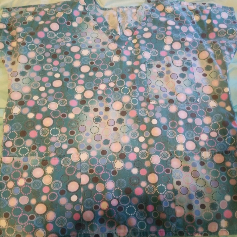 Scrub Top. Large. - Picture 4 of 4